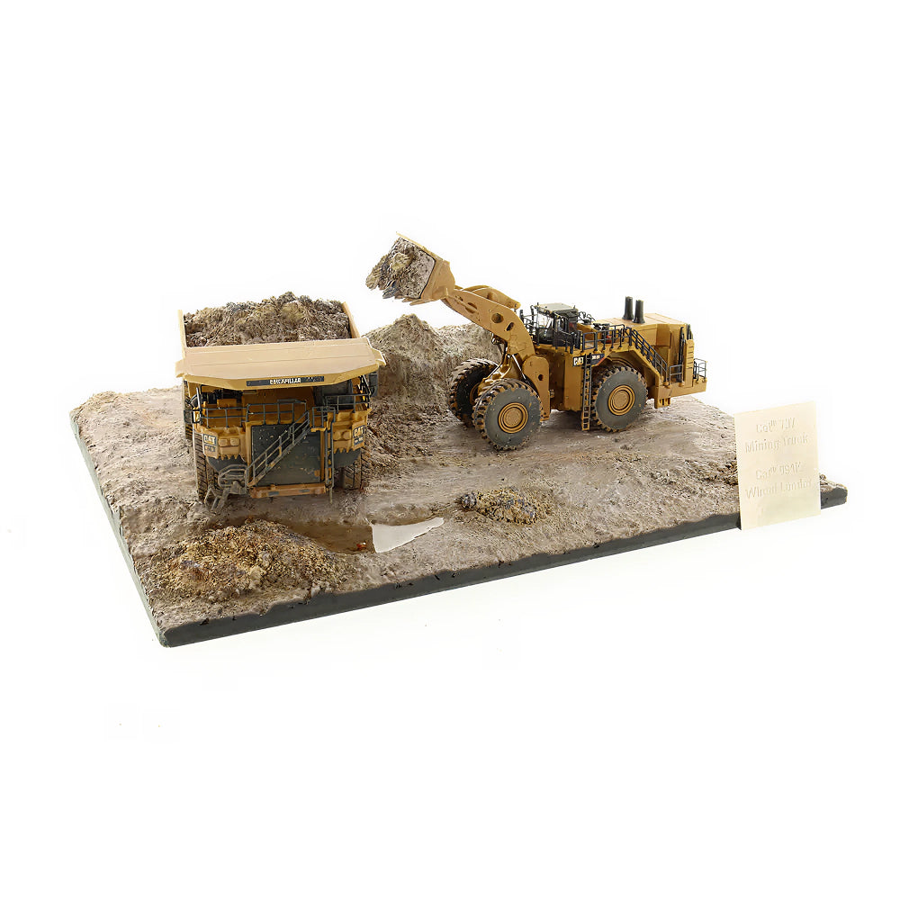CAT Weathered 797 + 994K & Diorama 1:125