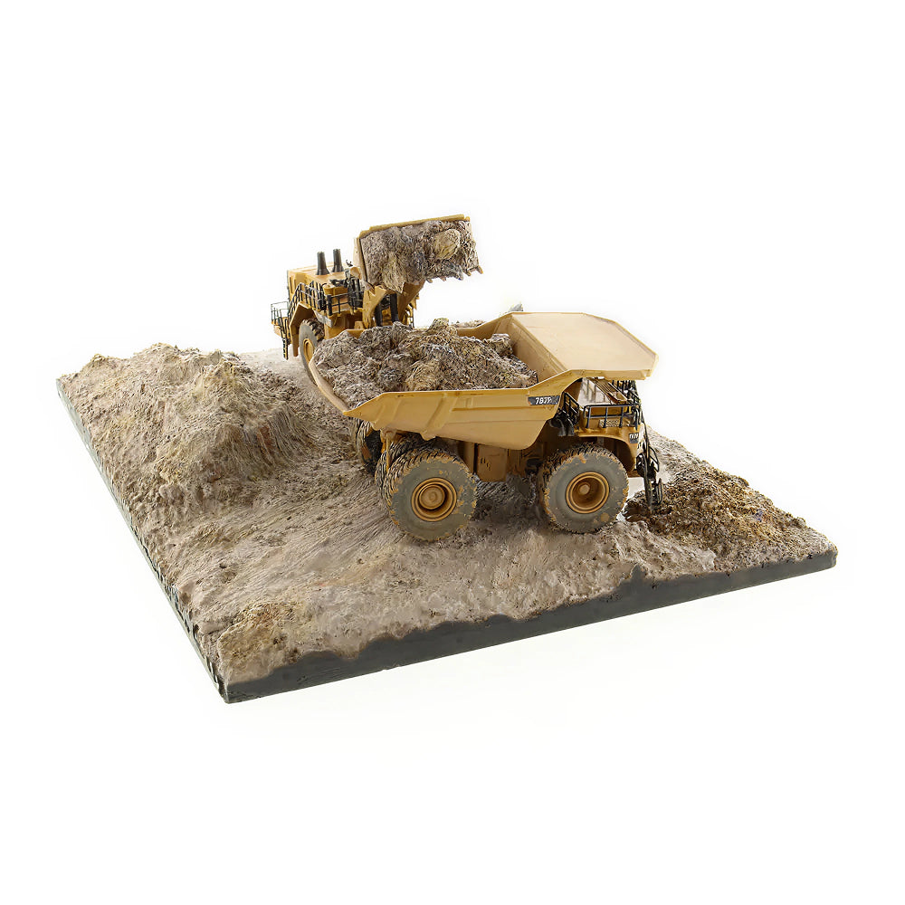 CAT Weathered 797 + 994K & Diorama 1:125