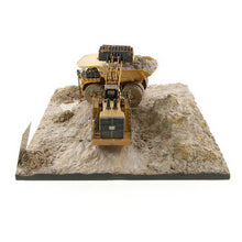 CAT Weathered 797 + 994K & Diorama 1:125 Scale