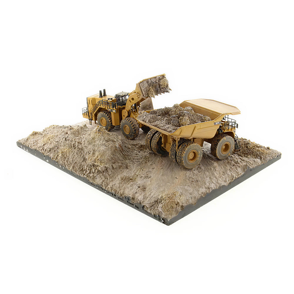 CAT Weathered 797 + 994K & Diorama 1:125