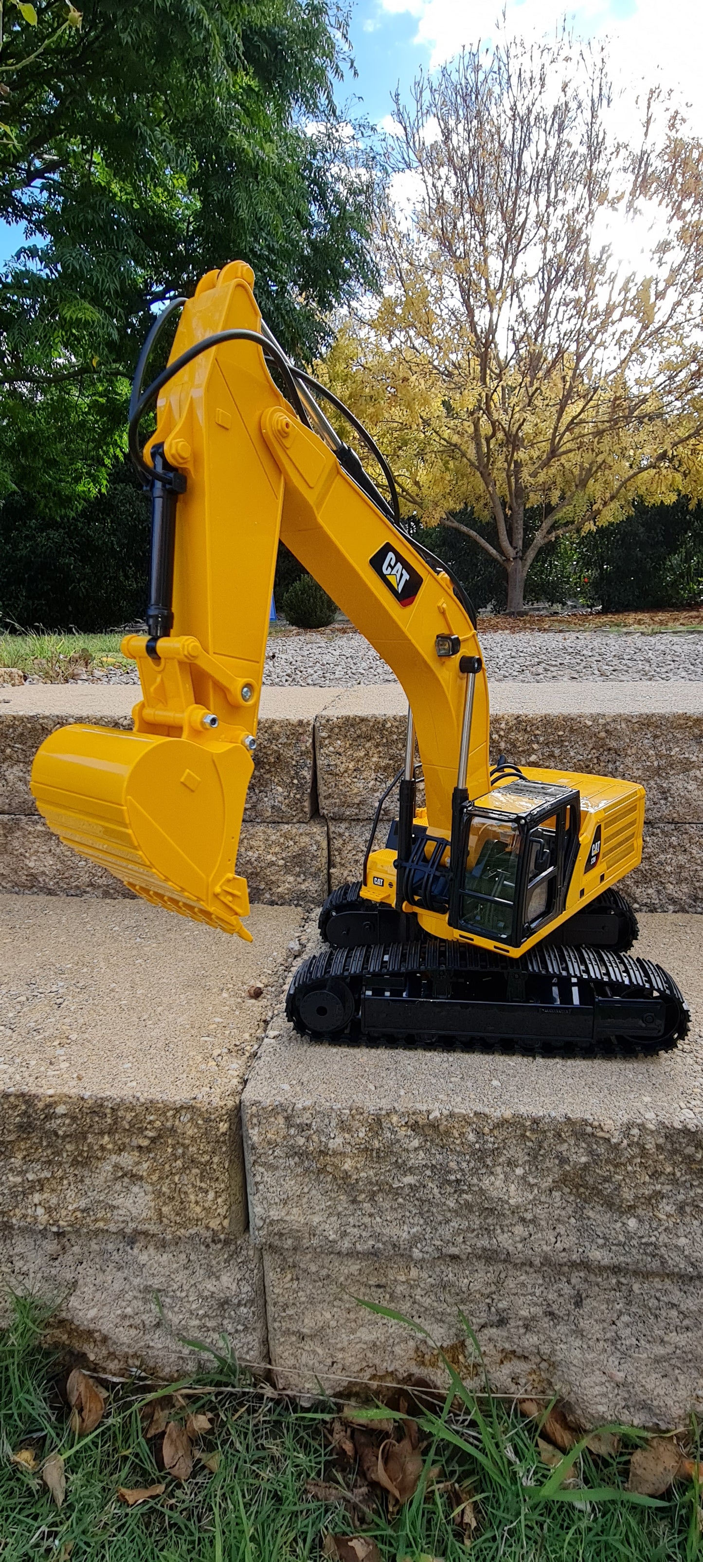 CAT Remote Controlled 336 Excavator 1:24
