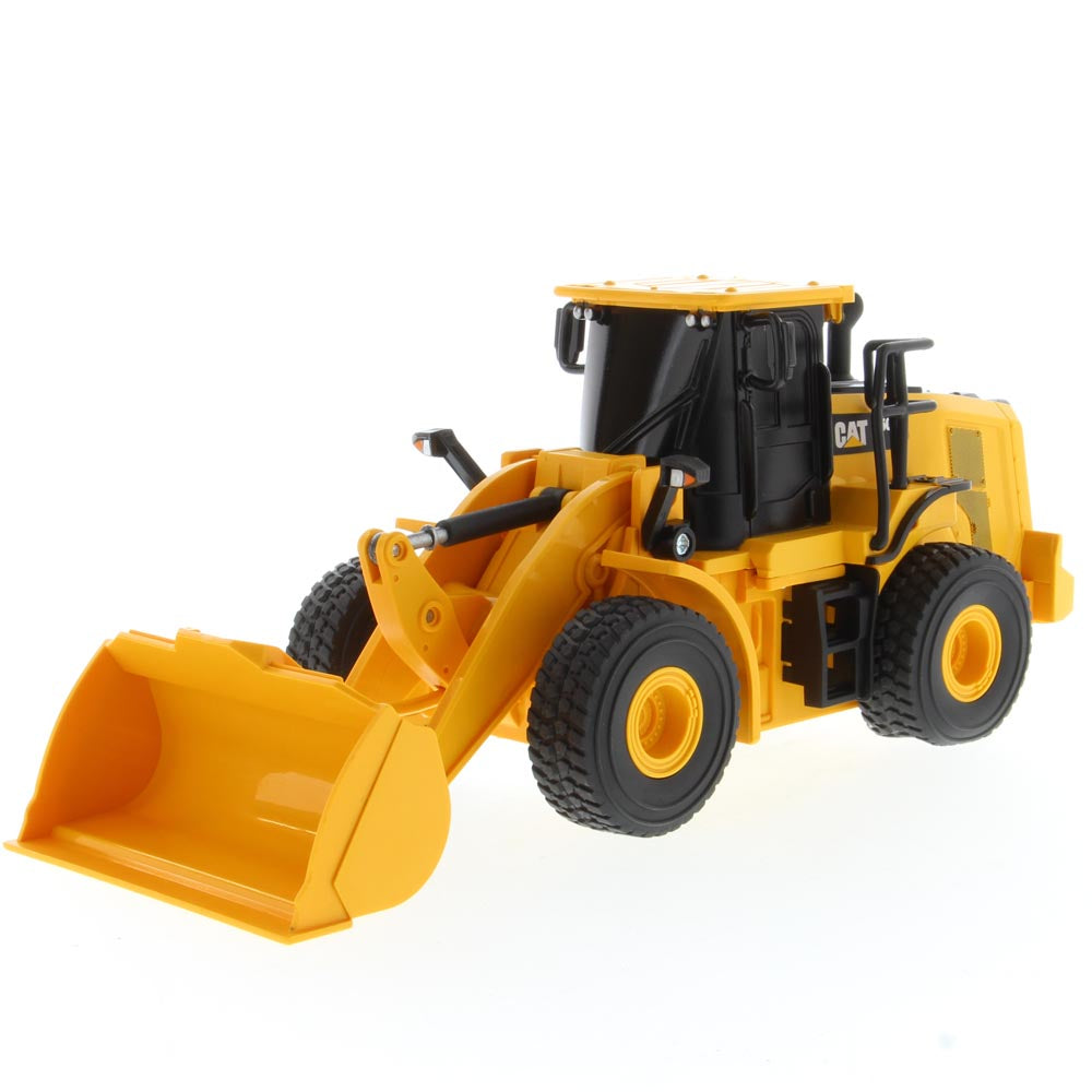 CAT Remote Controlled 950M Wheel Loader 1:35