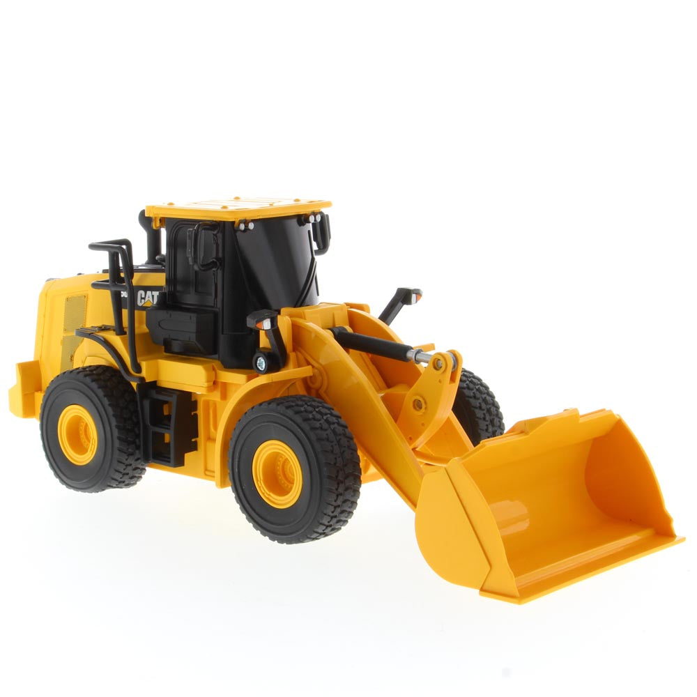 CAT Remote Controlled 950M Wheel Loader 1:35