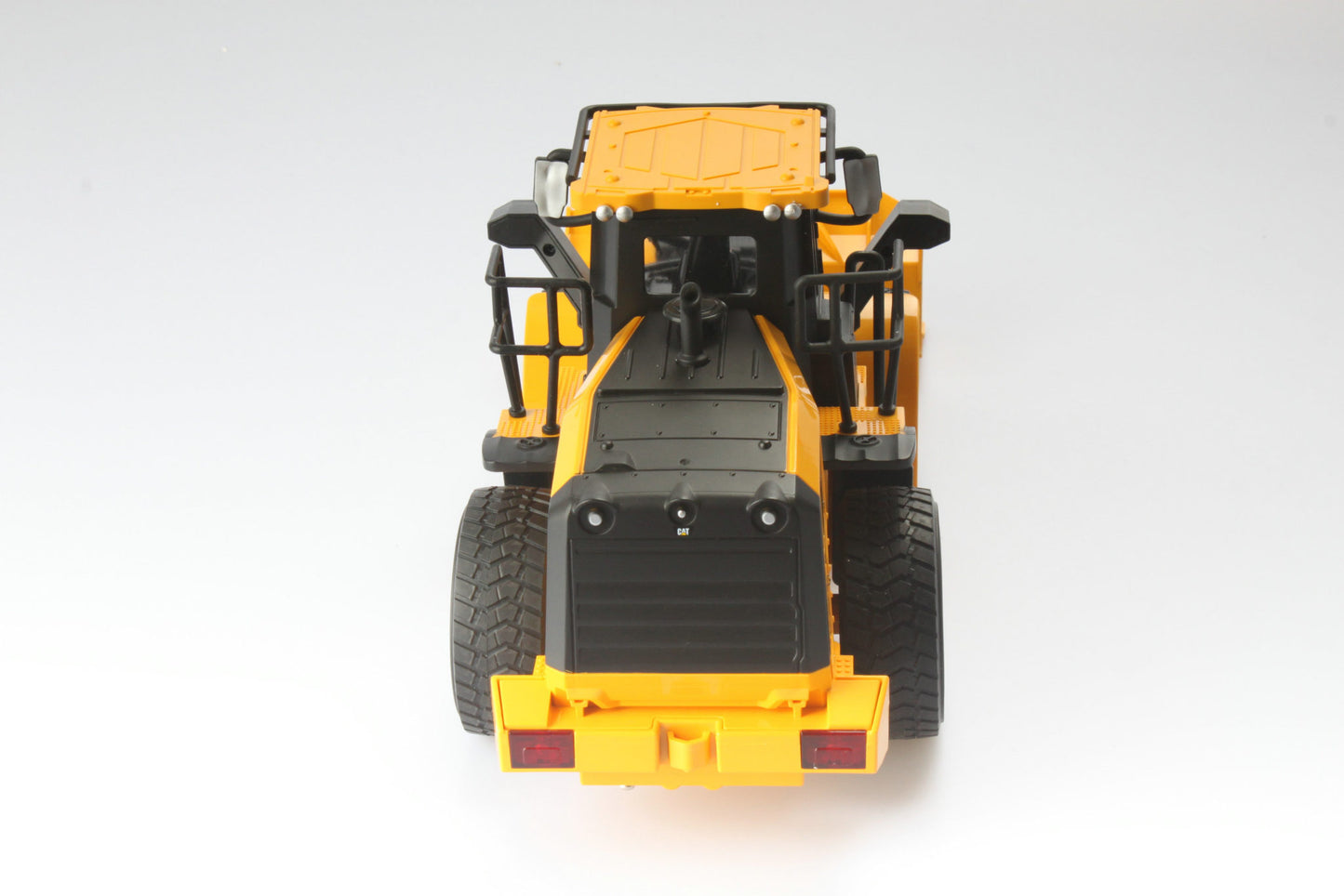 CAT Remote Controlled 950M Wheel Loader 1:24