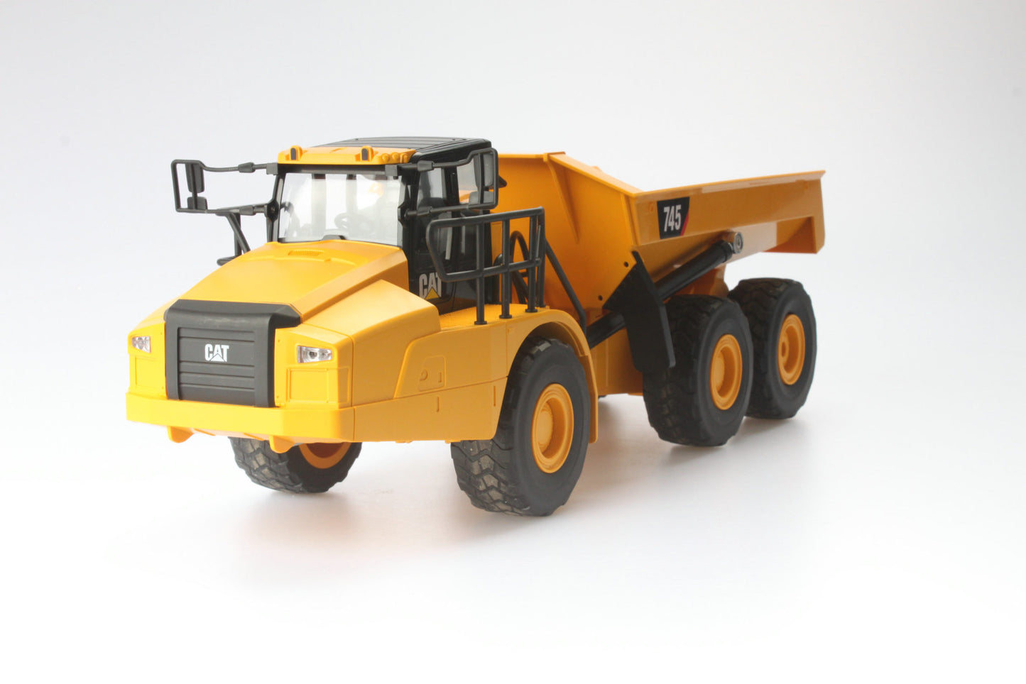 CAT Remote Controlled 745 Articulated Truck 1:24