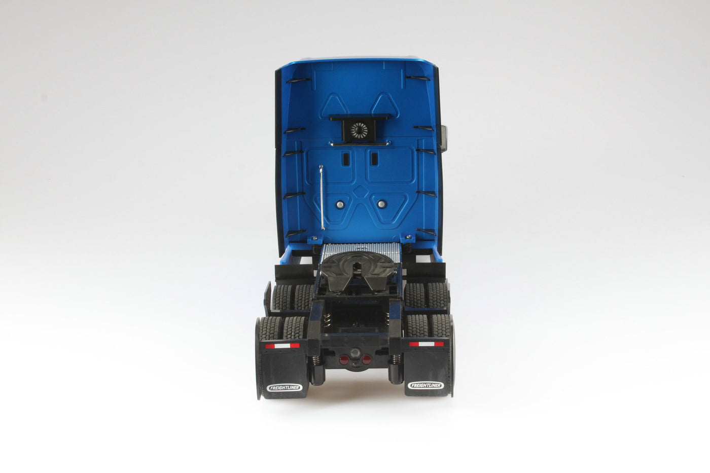Freightliner 1:16 scale Remote Controlled Cascadia Truck