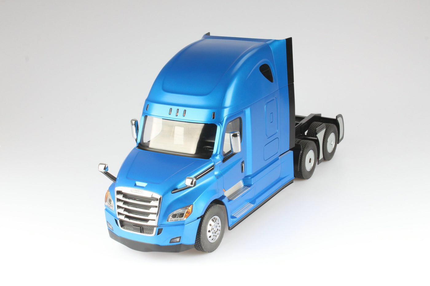 Freightliner 1:16 scale Remote Controlled Cascadia Truck