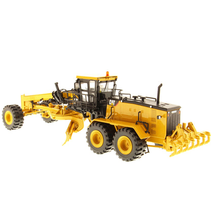 Cat 24M Motor Grader 1:50 scale die cast model, blade detail