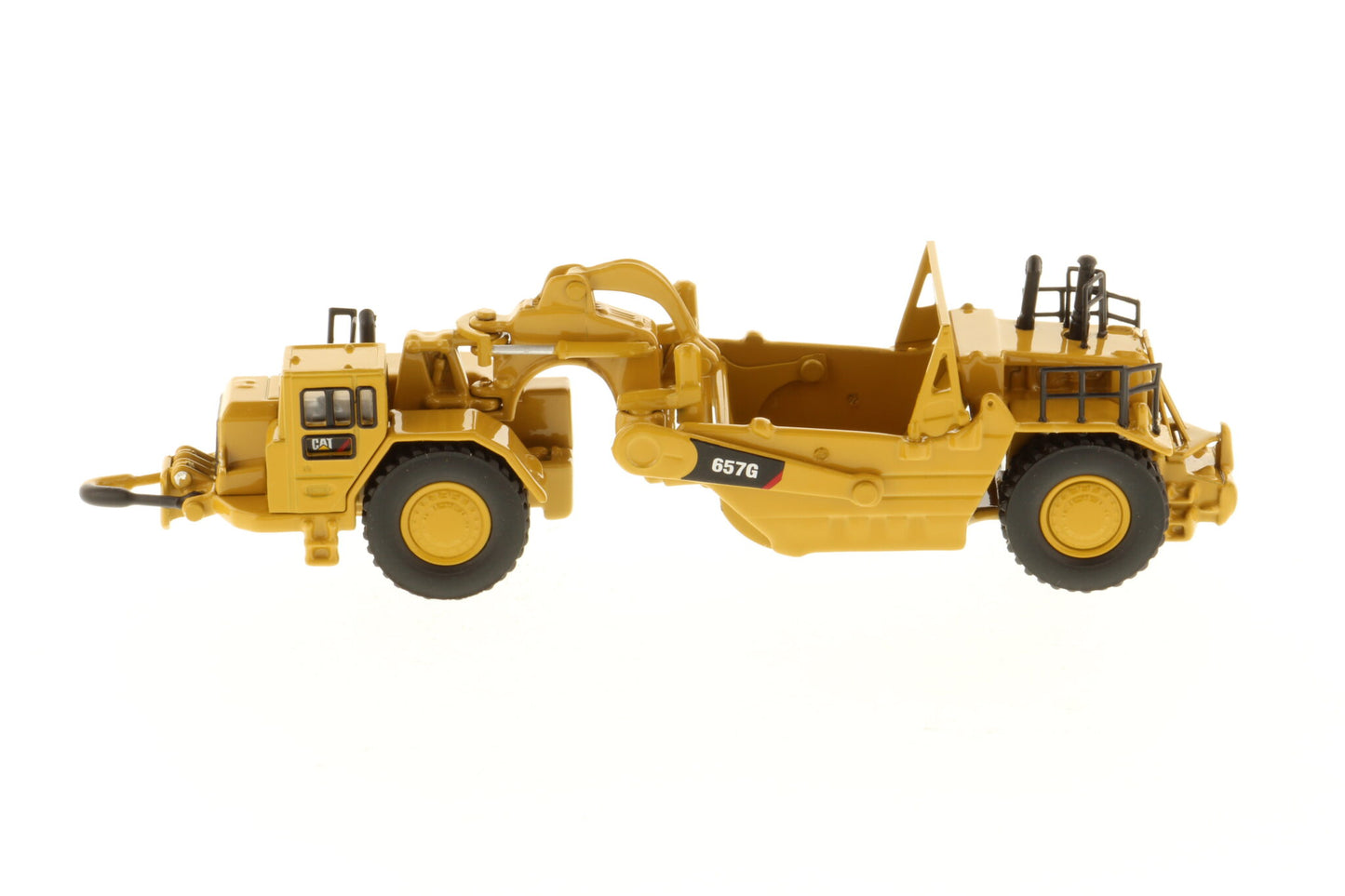 CAT 657G Scraper rear engine detail