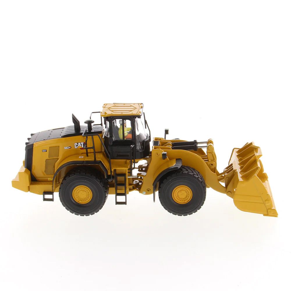 Cat 982 XE Wheel Loader 1:50 scale die cast model, cab detail