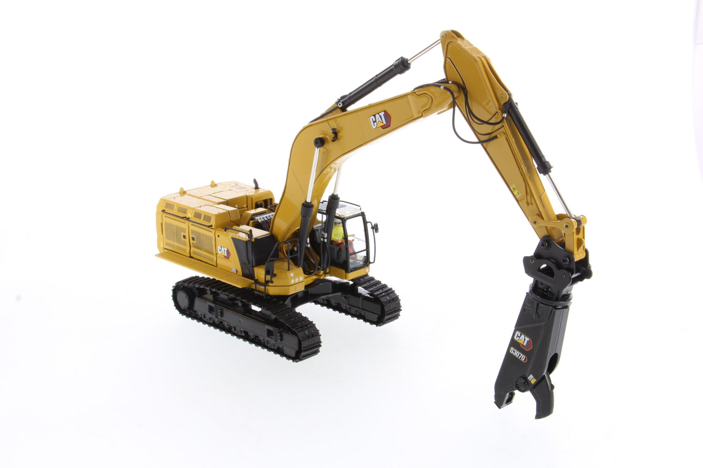 CAT 395 GP Excavator with S3070 shear attachment