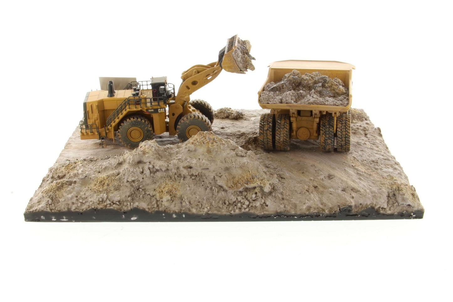 Weathered 994K 797 Diorama angle 5