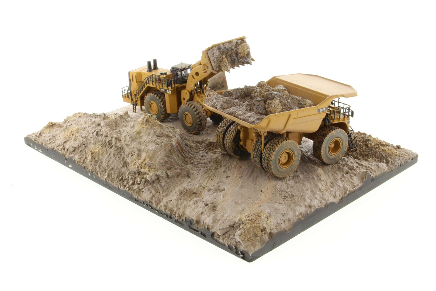 Weathered 994K 797 Diorama angle 6
