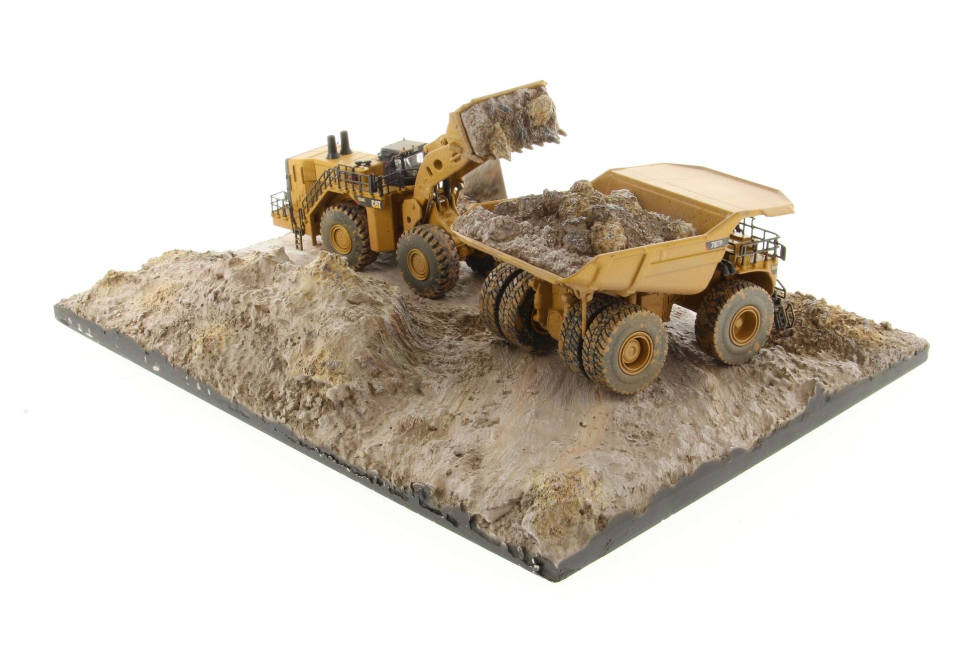Weathered 994K 797 Diorama angle 6