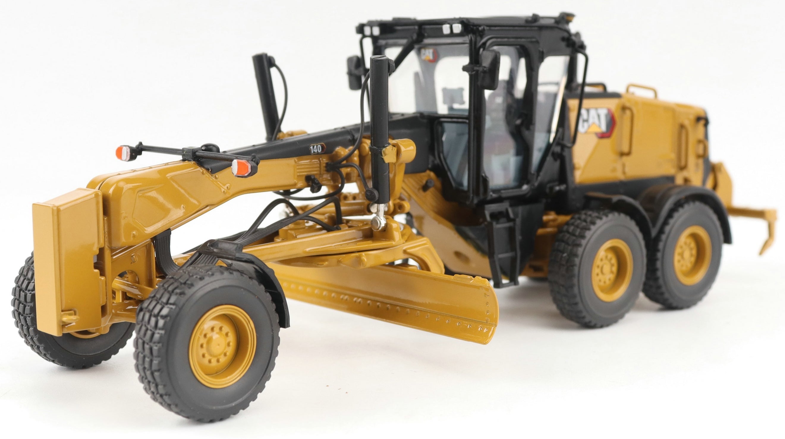 CAT 140 LVR Motor Grader 1:50 Model | Mining Mayhem – Mining Mayhem