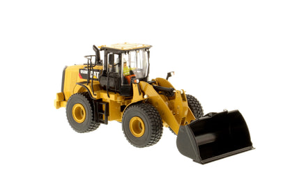 CAT 950M angled view