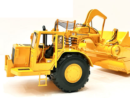 CAT 651E Scraper cab interior