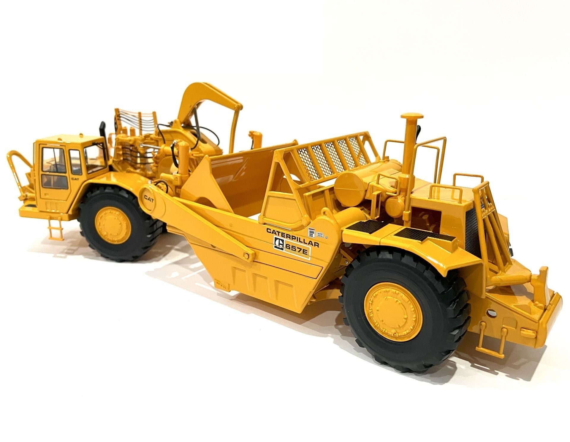 CAT 657E Scraper rear view