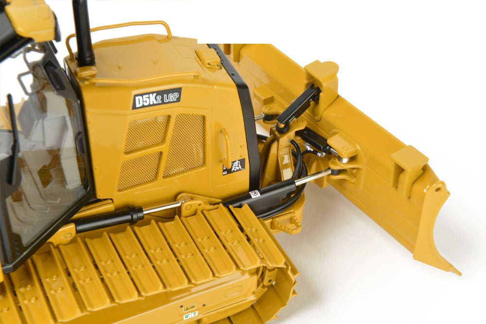 CAT D5K2 LGP blade detail