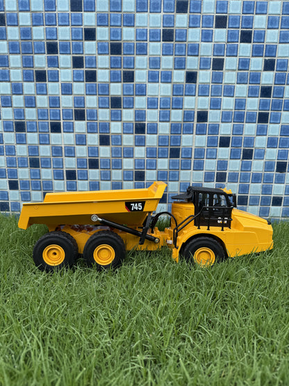 CAT Remote Controlled 745 Articulated Truck 1:24