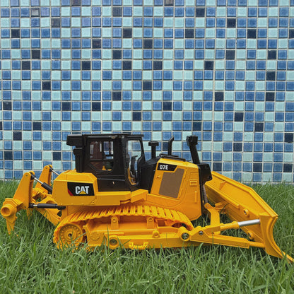 SET OF 4 x CAT Remote Controlled Machines 1:24