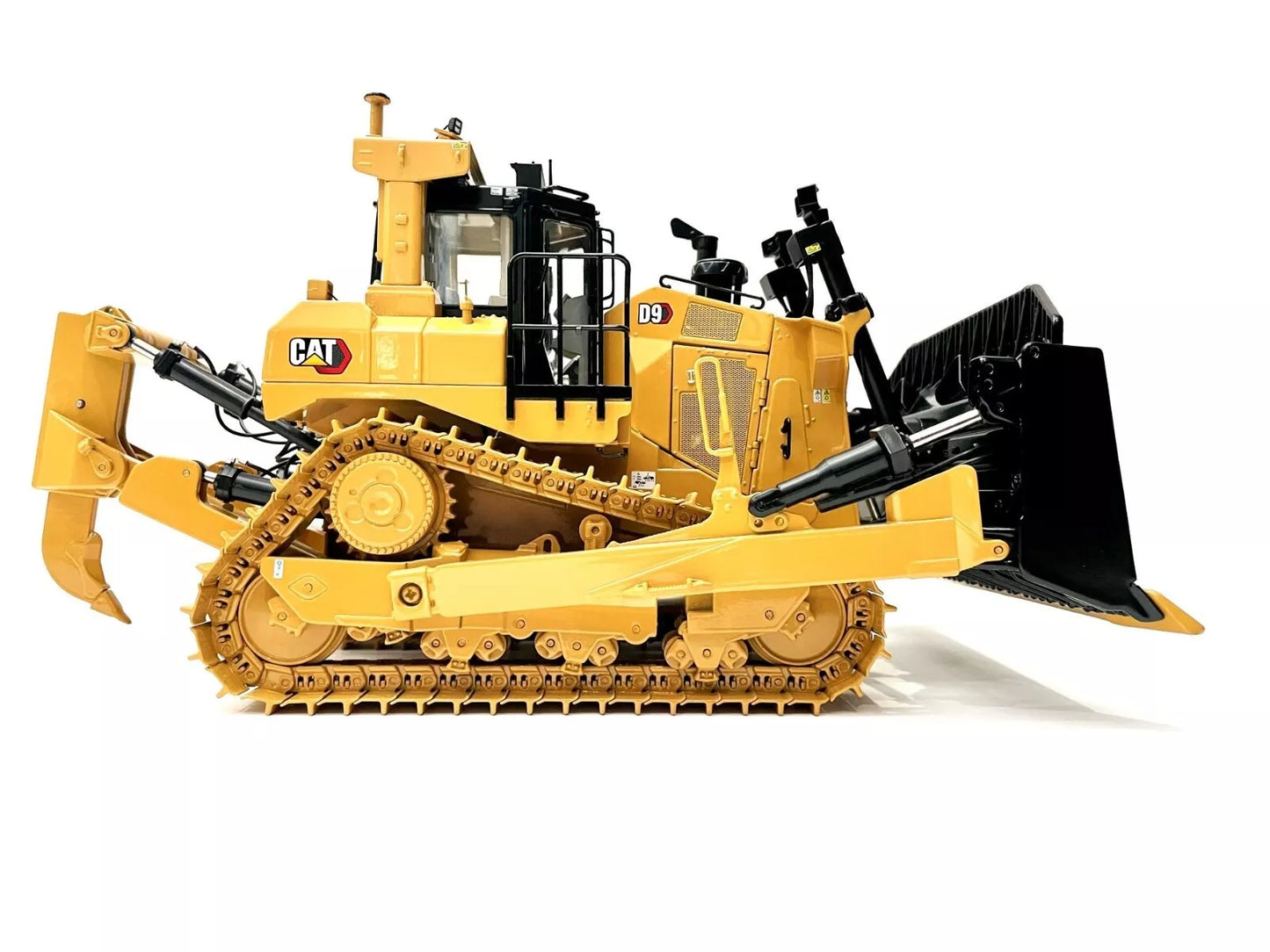 CAT D9 Dozer SU-Blade Single-Shank 1:24 Scale Die Cast Model