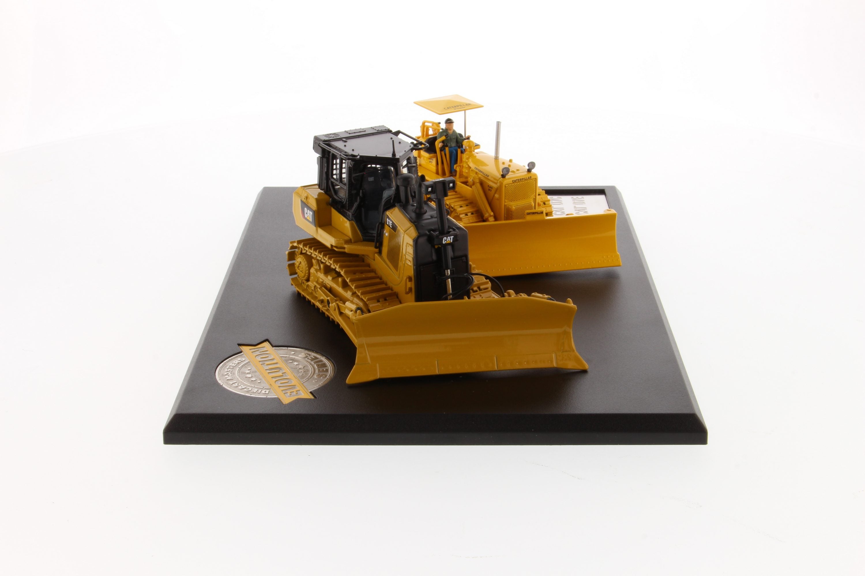CAT Die Cast D7 (17A) & D7E Electric Drive Track-Type Tractor Evolution Series 1:50