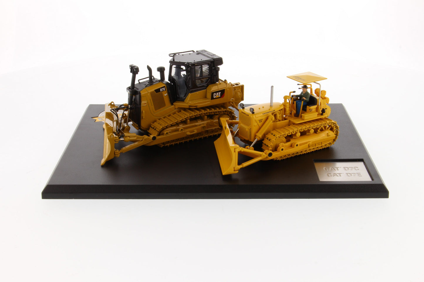 CAT D7 (17A) & D7E Electric Drive Track-Type Tractor Evolution Series 1:50 Scale Die Cast Model