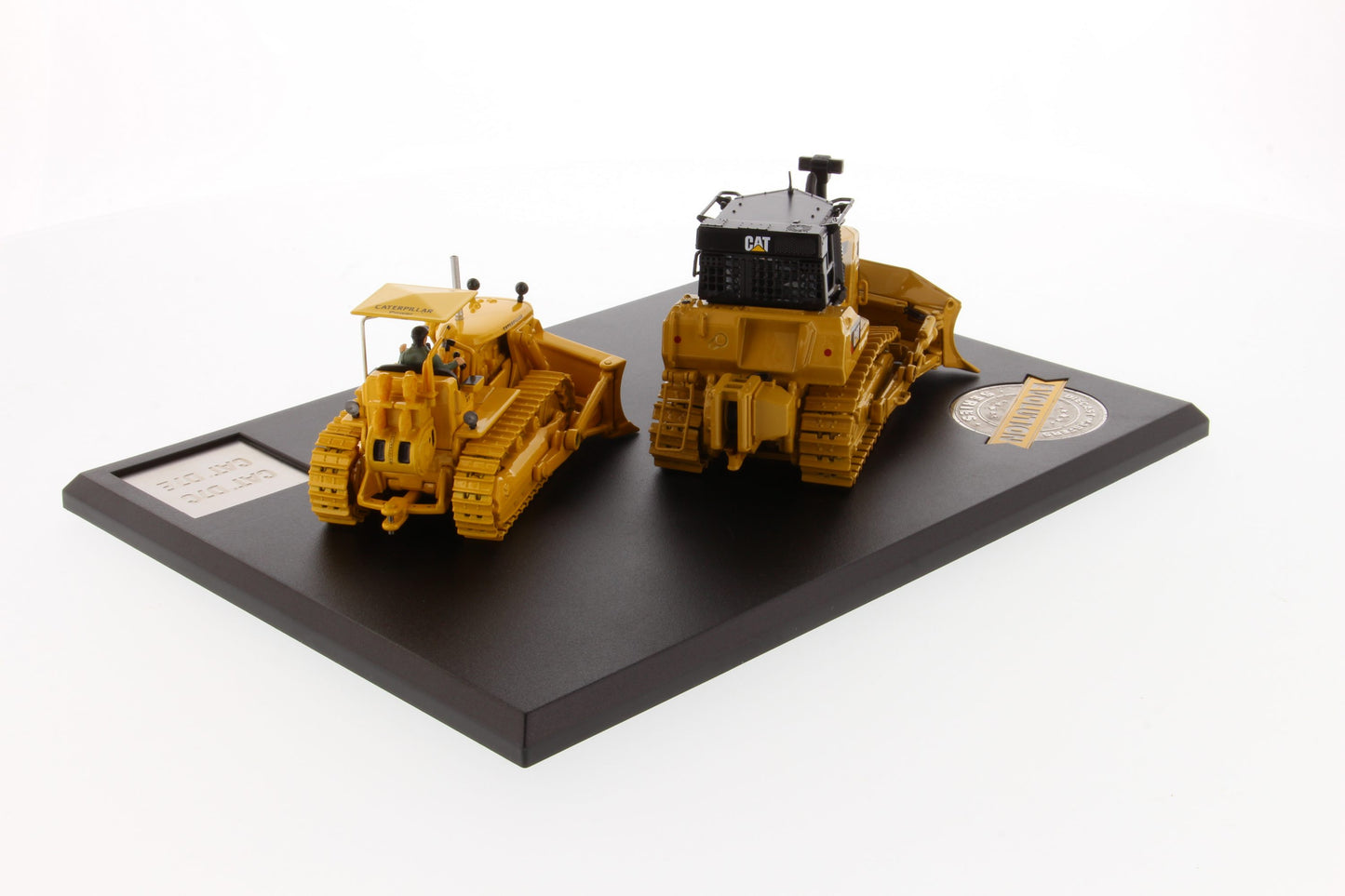 CAT D7 (17A) & D7E Electric Drive Track-Type Tractor Evolution Series 1:50 Scale Die Cast Model