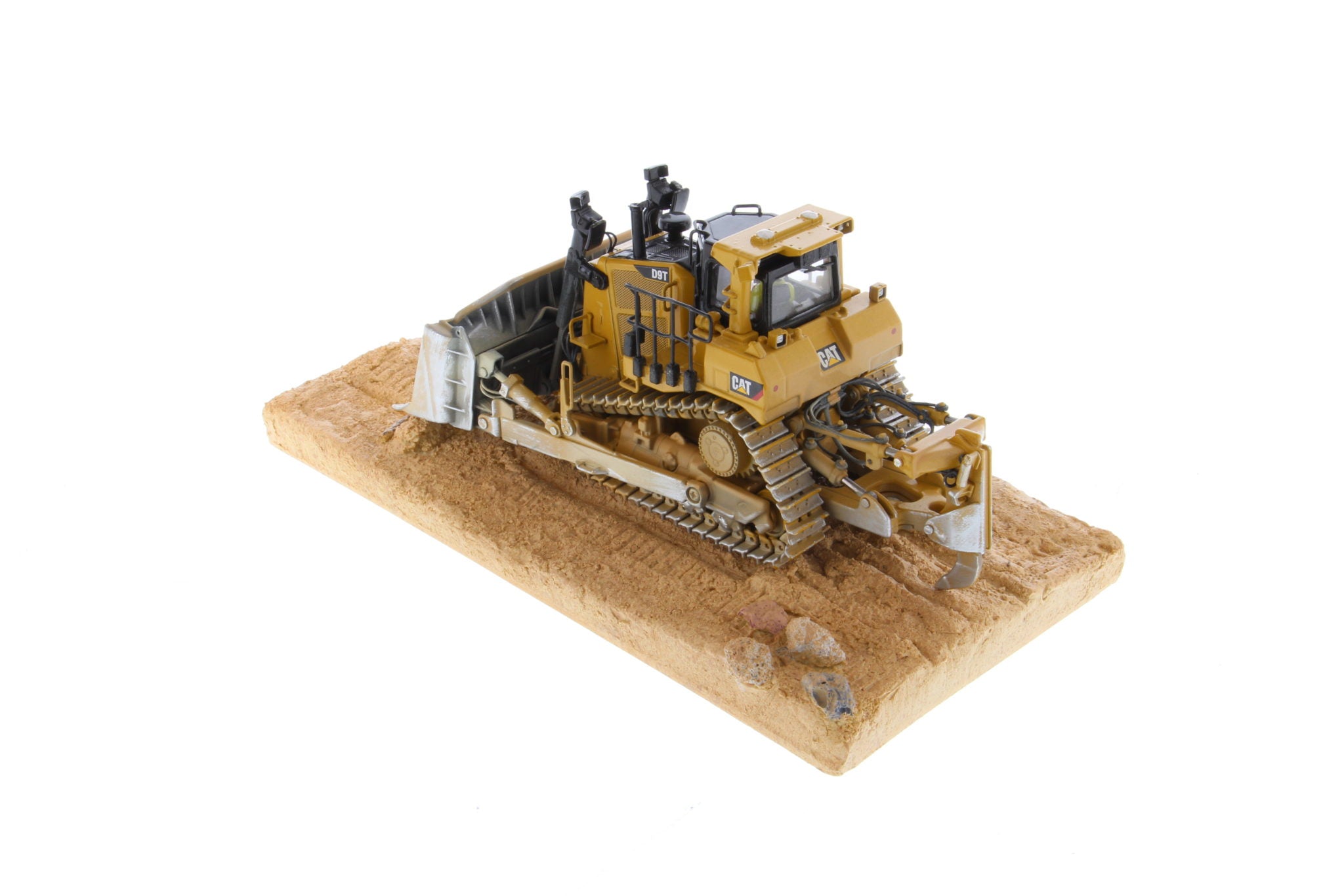 CAT Die Cast Weathered D9T Track Type Tractor 1:50