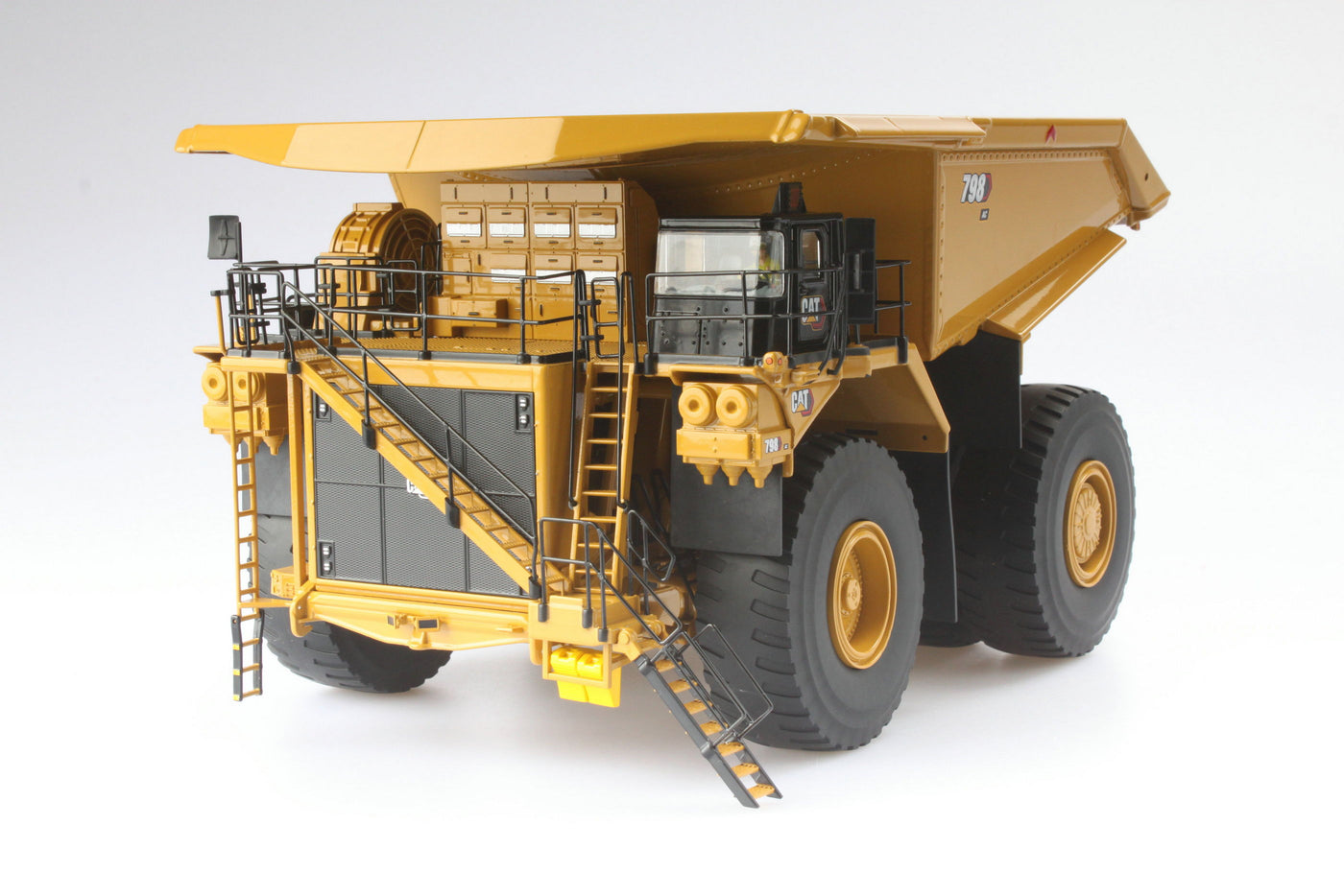CAT Die Cast 798 AC Mining Truck 1:50