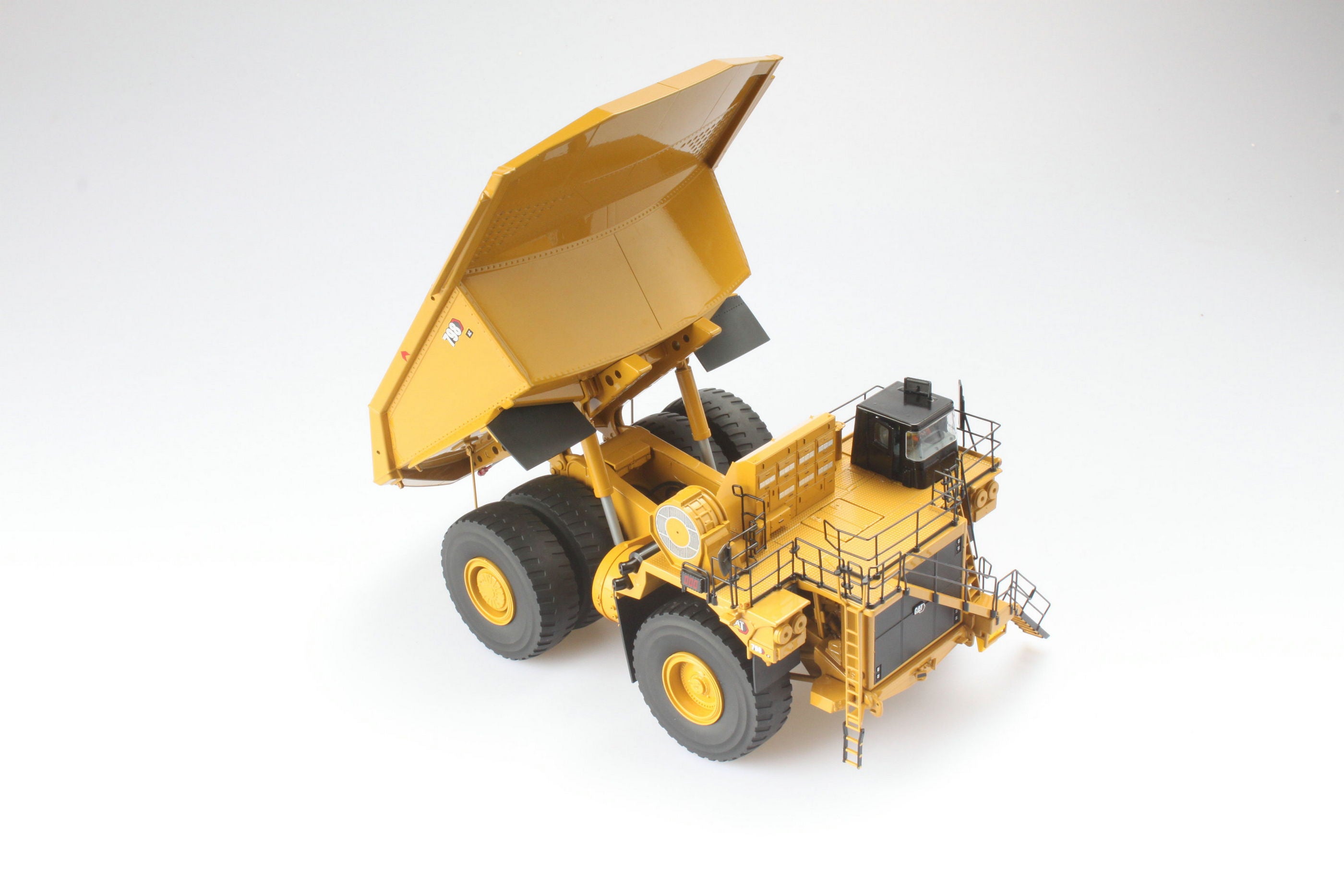 CAT Die Cast 798 AC Mining Truck 1:50
